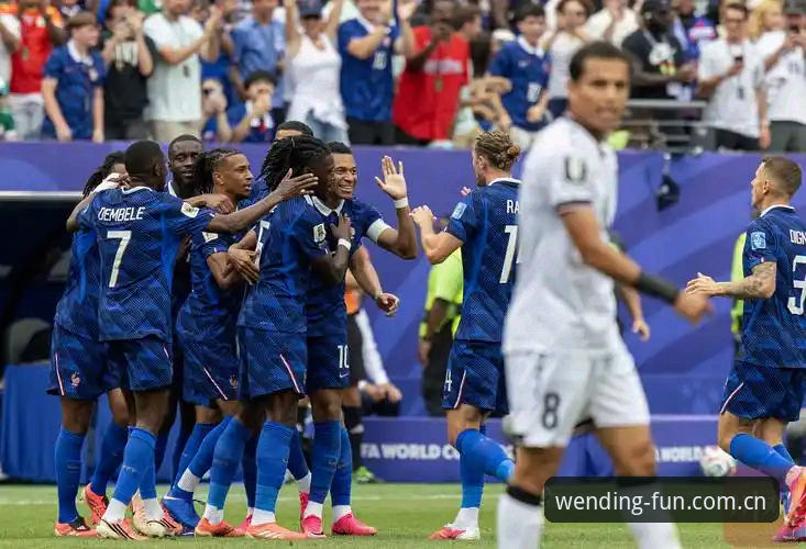 法国队3-0伊拉克全场复盘：从德尚的“不满足”看冠军球队的底层逻辑——问鼎体育平台深度评测